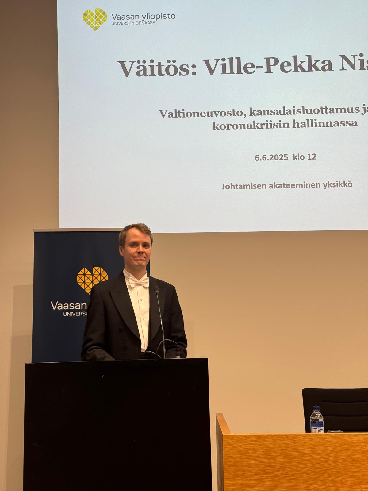 Ville-Pekka Niskanen väitöstilaisuudessa